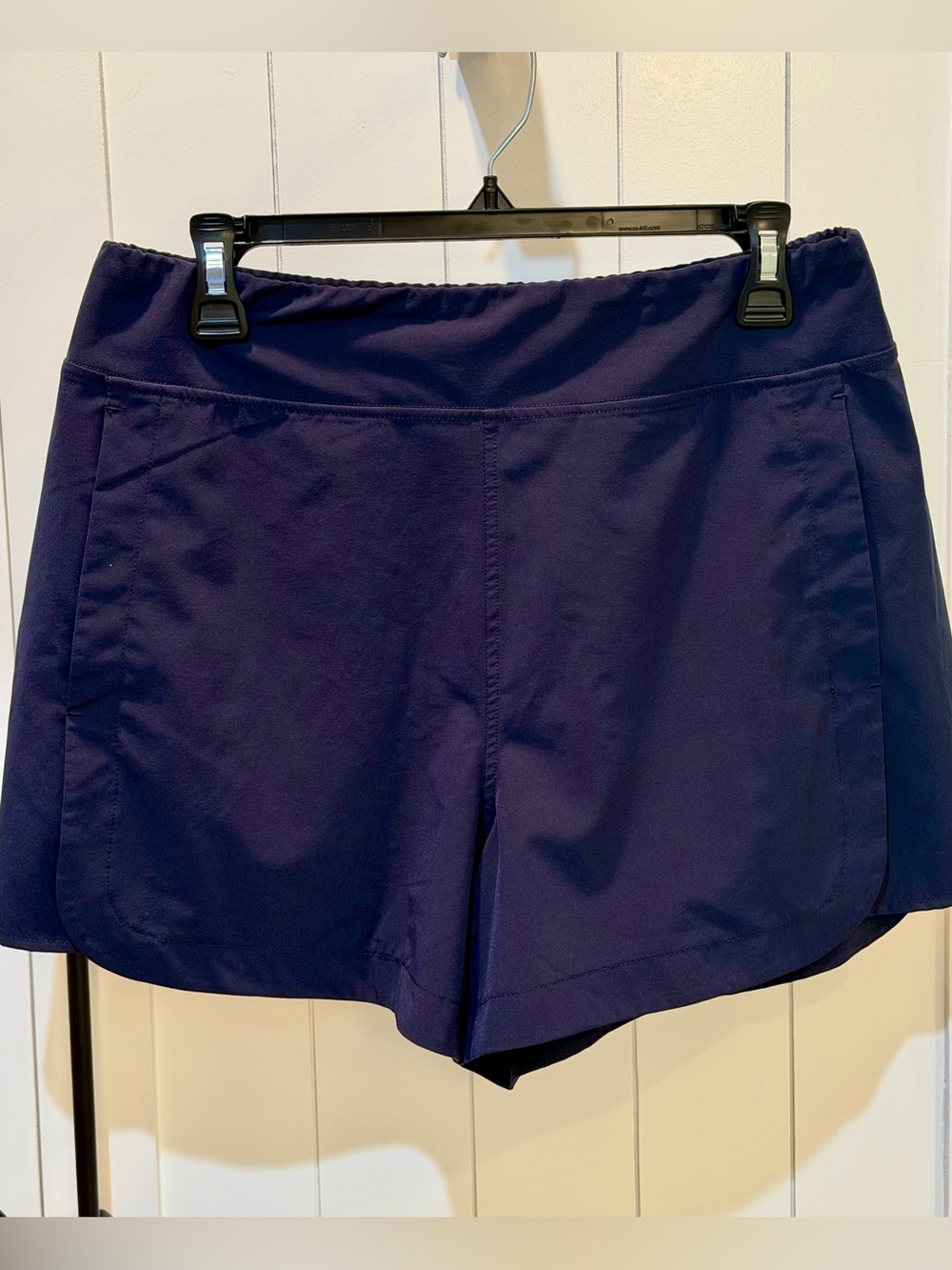 J. McLaughlin Navy Logan Shorts Size M, POCKETS 😊 Retail $148